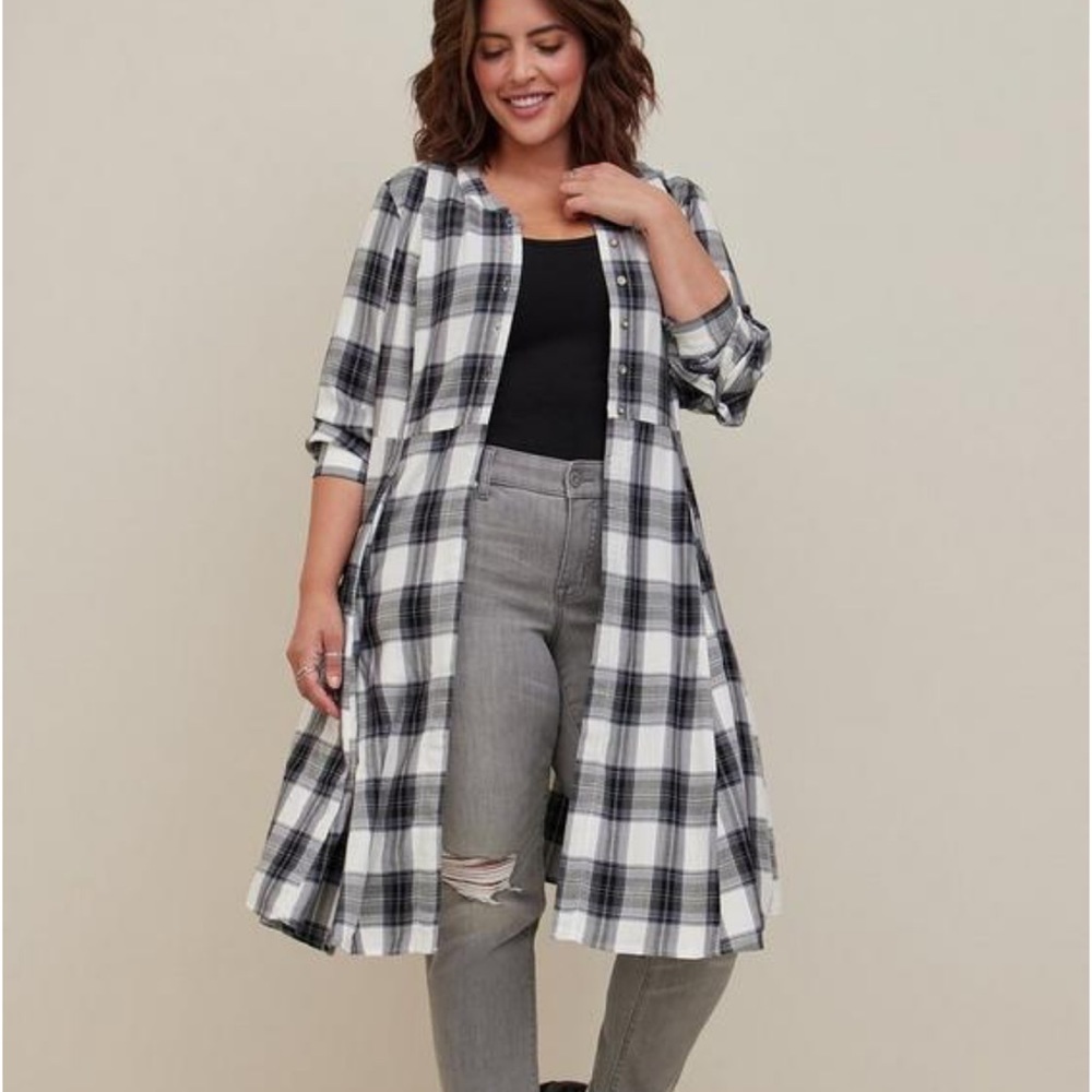 Torrid Button Front Kimono - Voile Plaid Black - Picture 2 of 4